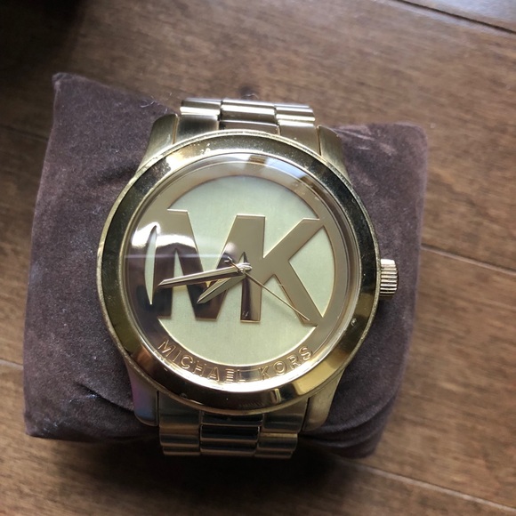Authentic Michael Kors gold watch - Picture 1 of 5